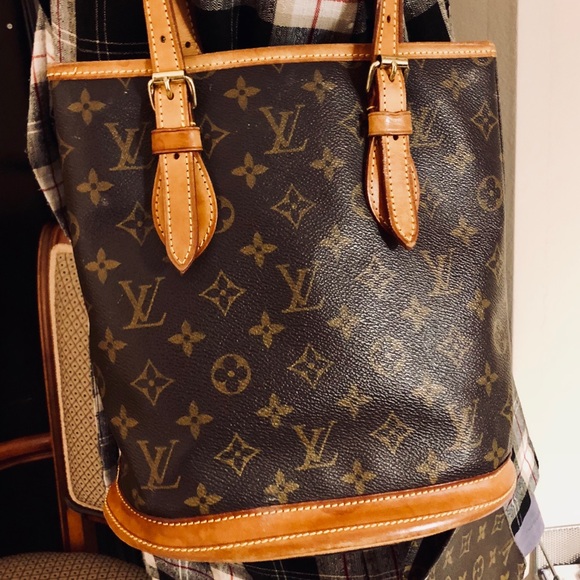 Louis Vuitton Handbags - Authentic ✨ Louis Vuitton Bucket Bag ✨